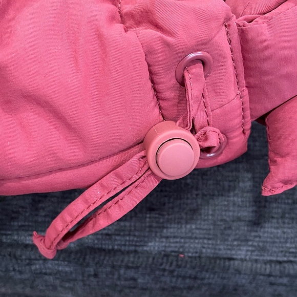 NWOT..Olend Women's Versitile Bag. Wear As A Backpack, Handbag or Shoulder Bag. - Picture 5 of 7